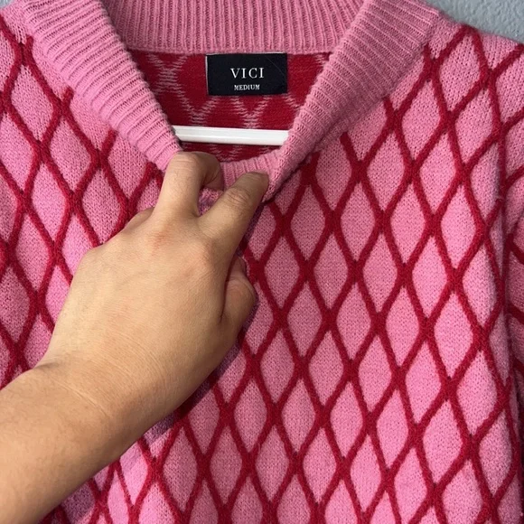 Vici Pink & Red Sweater Size M - Picture 4 of 5